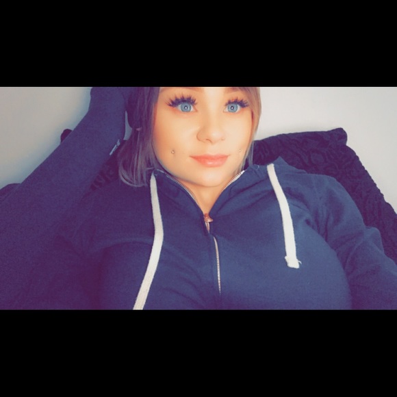 Meet your Posher, Brittany - Picture 1 of 1